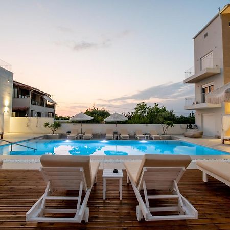 Ennea Suites-Light Suite Flámbouras エクステリア 写真